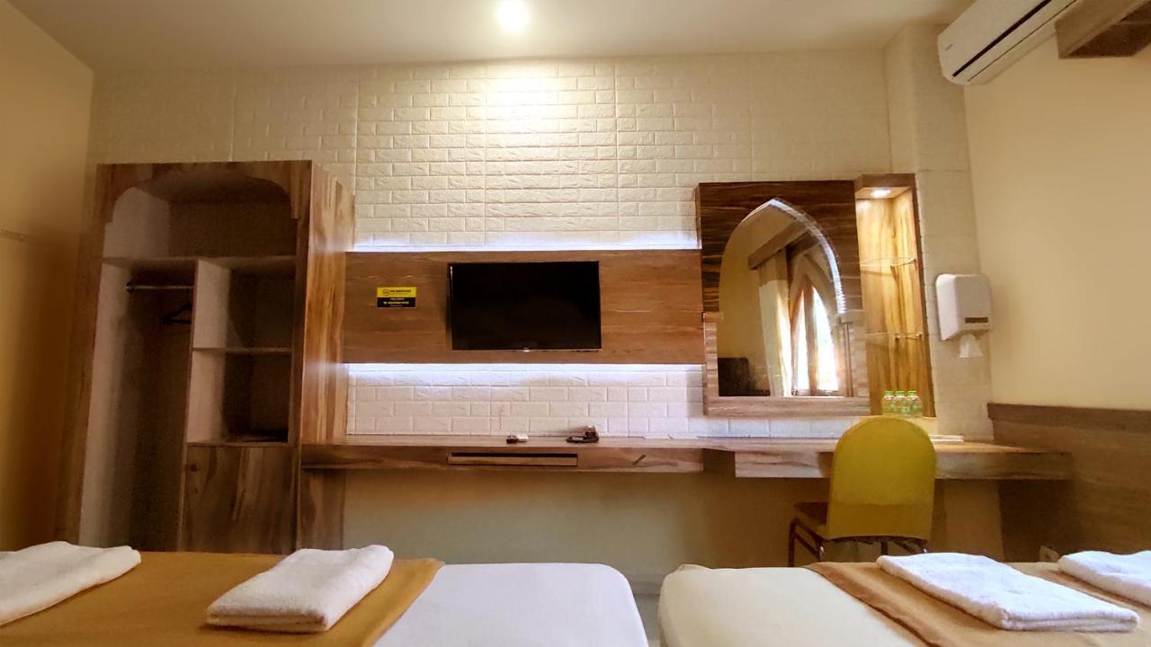 Hotel Syariah Larismanis Semarang Zewnętrze zdjęcie